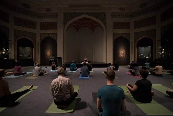 «Yoga im Historischen Museum Bern
